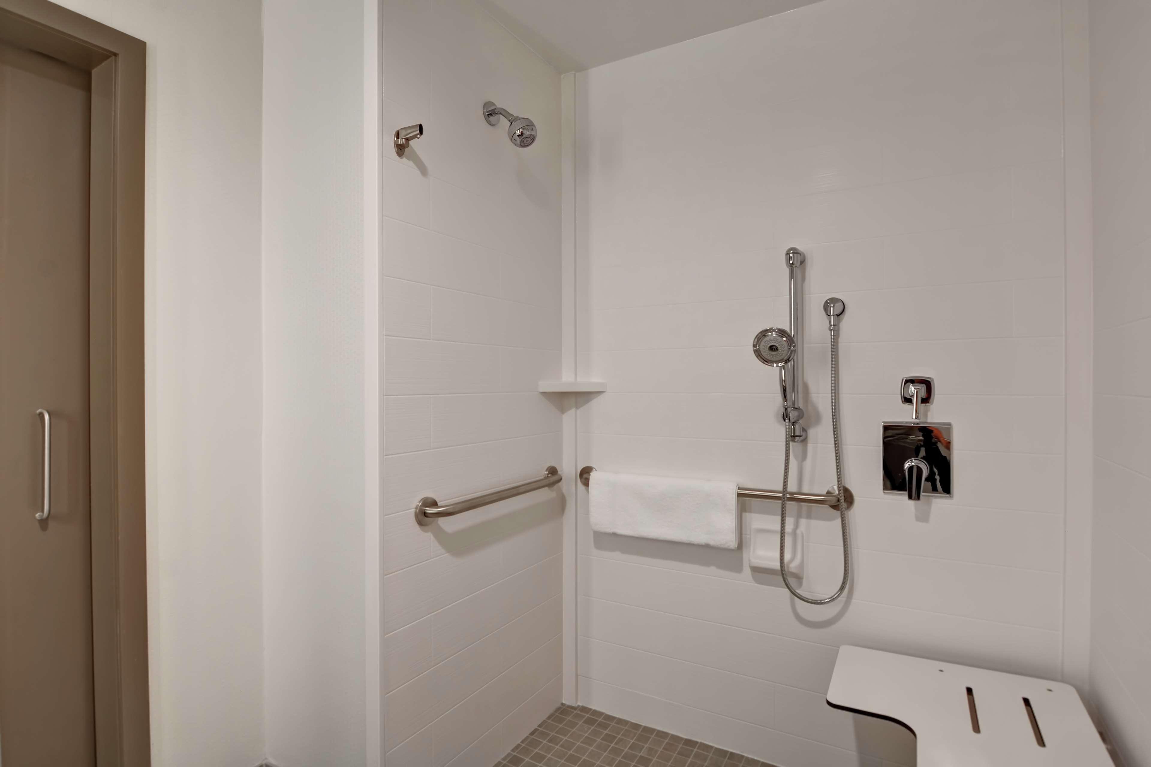 Hilton Garden Inn Biloxi Bagian luar foto