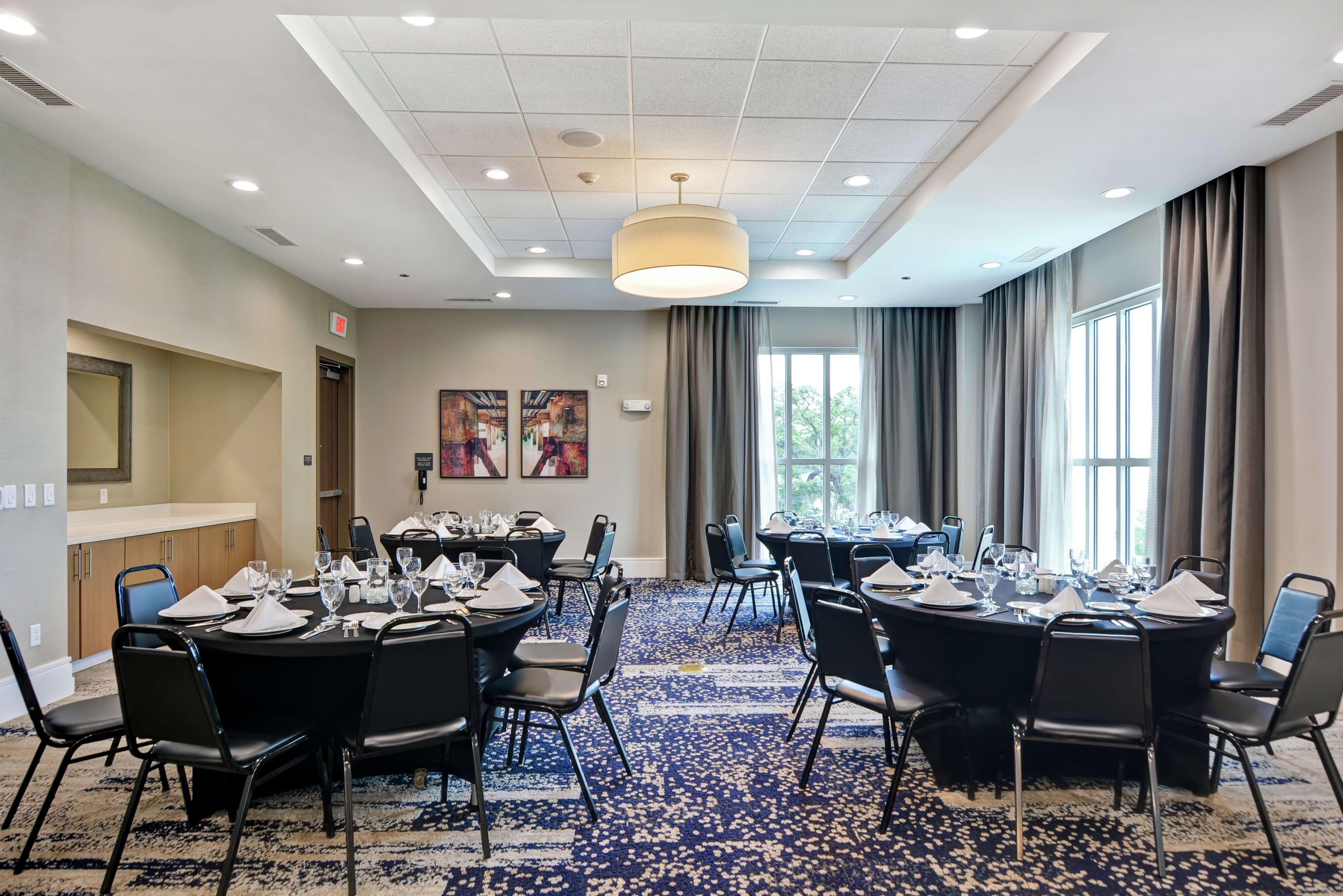 Hilton Garden Inn Biloxi Bagian luar foto