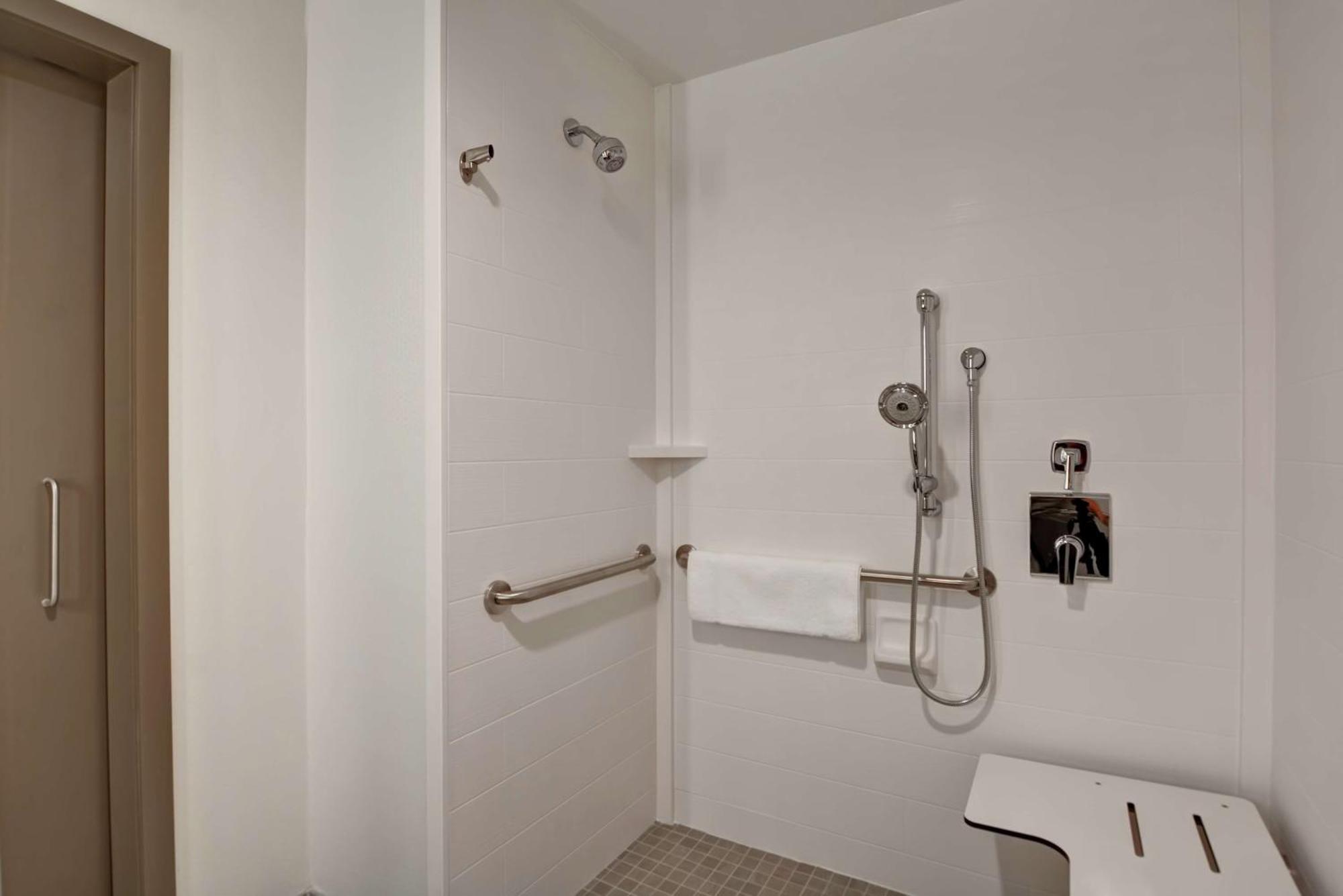 Hilton Garden Inn Biloxi Bagian luar foto